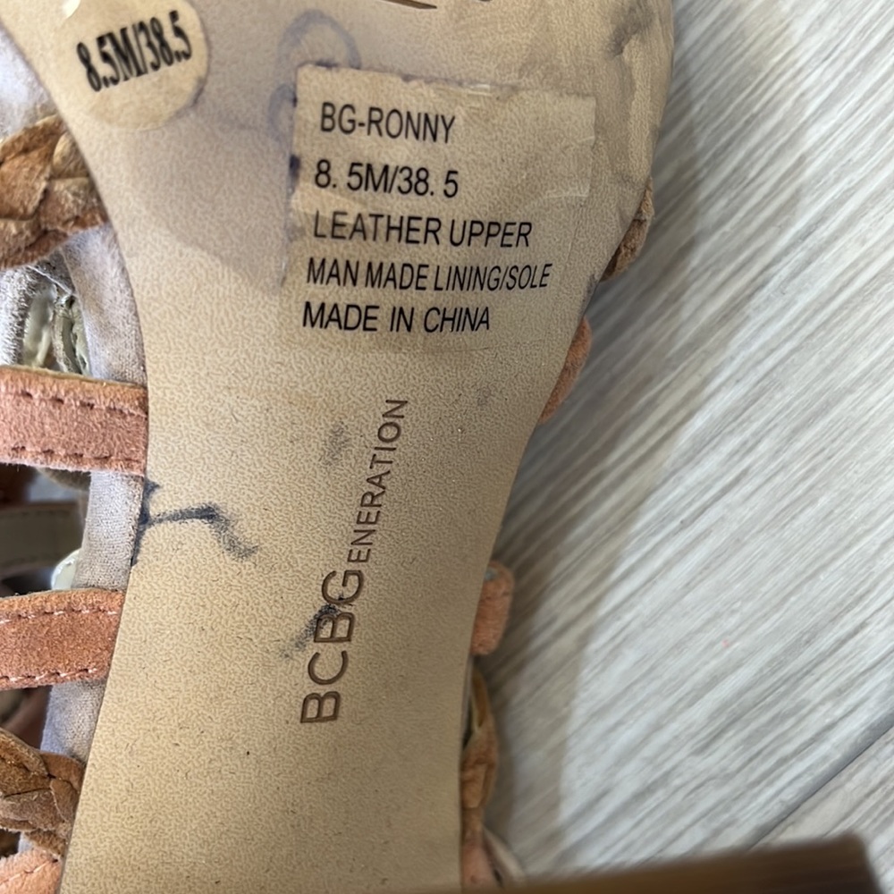 BCBGeneration Leather Lace Up 4” Block Heels—Size 8.5– - Picture 5 of 6